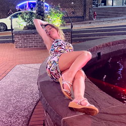Holly Hendrix photo