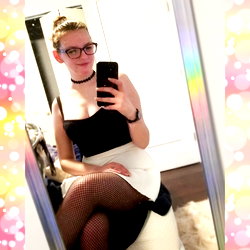 Tori photo