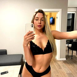 Anastasia👄 Posh💫 photo