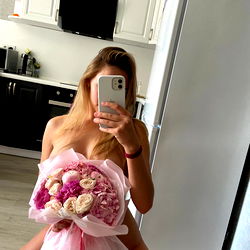 Anastasia👄 Posh💫 photo