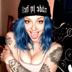 Alessa Savage photo