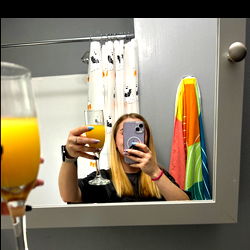 Alli - Top Free Lingerie OnlyFans