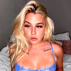 Milli Monroe photo
