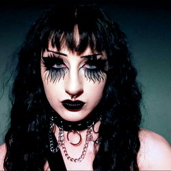 Madison 🏳️‍⚧️☠️ photo