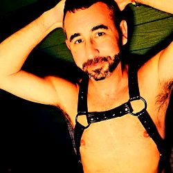 Hung top in the dirty south photo