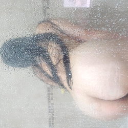 Entra con tarjeta de credito o de debito photo