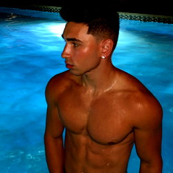 PRETTY BOY photo