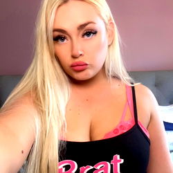 Brooke Bell 💋 photo