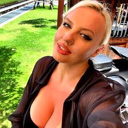 Goddess Sigal 👑 photo