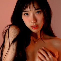 Elle Lee 🖤🪽 photo