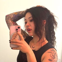 ur2dwaifu photo