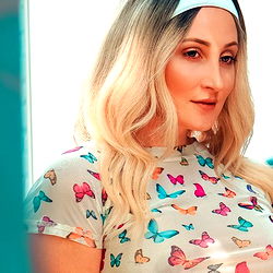 Holly Wolf - Stunning Model with a Passion for the Outdoors