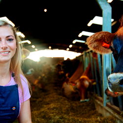 Becky Houzé 🐮 photo