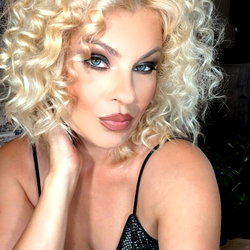 Jasmine Rouge photo