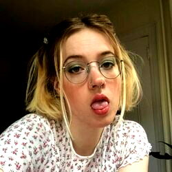 frog💘🏳️‍⚧️ photo