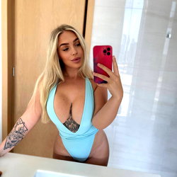 Becca Marie: Top Free Woman OnlyFan's Profile | Art Model &amp ...