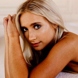 Grace Moore photo