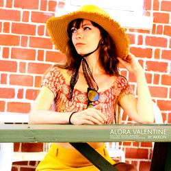 Alora Valentine photo