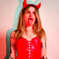 Kat Baker photo