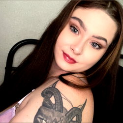 Maddi✨🦋 photo