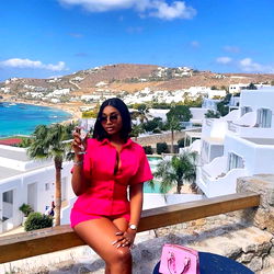 Breckie Hill: The Free Top in OnlyFans