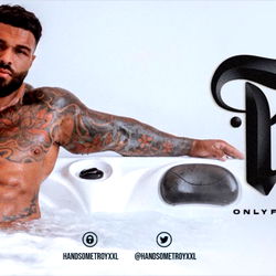 Troyz world 🌎 photo