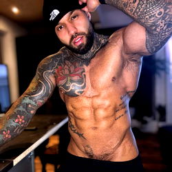 Troyz world 🌎 photo