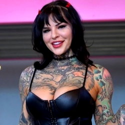 HEIDI LAVON | VIRAL COSPLAYER ✨ photo