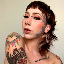 ✩ 𝐁𝐀𝐘𝐋𝐄𝐄 ✩ photo