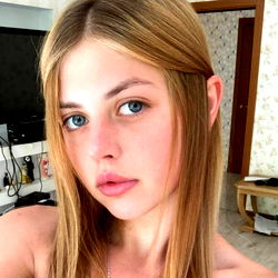 🦋Sandra🦋 a 18 y.o. nude model📸