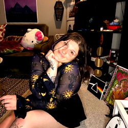 that groovy chick 🌼 photo