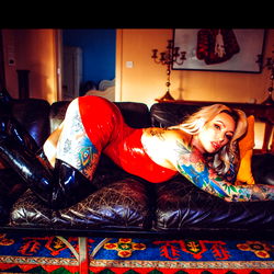 𝗔𝗩𝗔 '𝗙𝗔𝗞𝗘 𝗧𝗔𝗫𝗜 𝗤𝗨𝗘𝗘𝗡' 👑 𝗔𝗨𝗦𝗧𝗘𝗡 photo