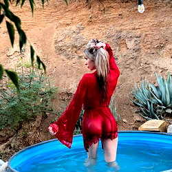 𝗟𝗮𝗻𝗮 𝗗𝗲𝗹𝗮𝗻𝗼°ʚ🎀ɞ° photo