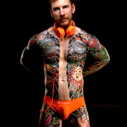 Onebig_tattoo_&amp;_wife photo