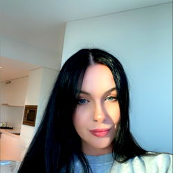 Luna Love 🌙 - Exclusive Content and Fun