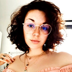 Leah Von Noire photo