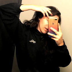 Hazel Mae photo
