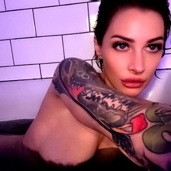 RaeRiley👽 photo