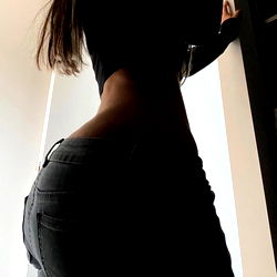 Mikaela Testa - Stunning Art Model from Gold Coast City, Australia