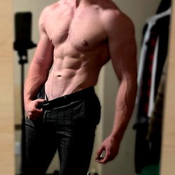 Aleks Crane photo