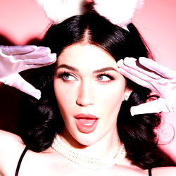 Evelyn Claire photo