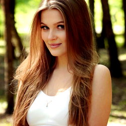 Ellie Moore photo