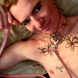 Gremlin Fruit 🍑 photo