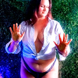 Janell Elizabeth photo