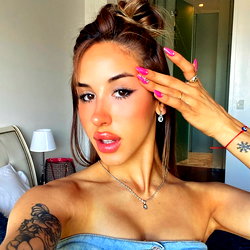 🅼🅾️🅻🅻🆈 photo