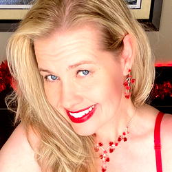 Traci Love 💋 photo