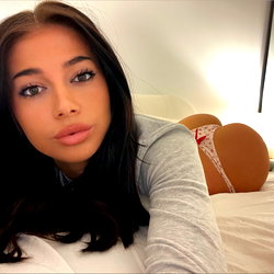 Kiera Lee photo