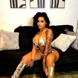 Yasmin Estrada photo