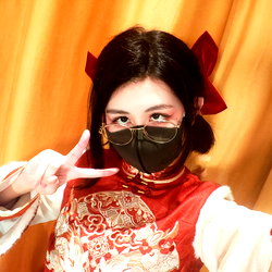Naimi奶咪 - Stunning Model with Irresistible Charm