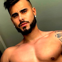 Alexis Descalzo castro photo